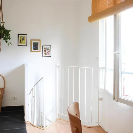 Charming Bright In The Heart Of Apartment Paris