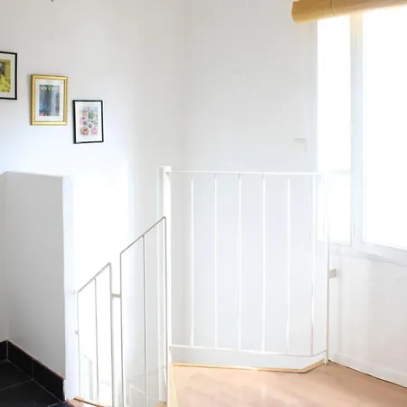 Charming Bright In The Heart Of Paris