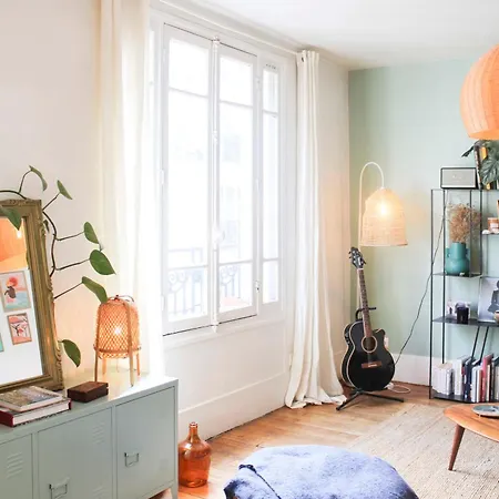 Charming Bright In The Heart Of Apartment *