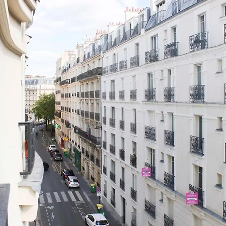 Charming Bright In The Heart Of Paris