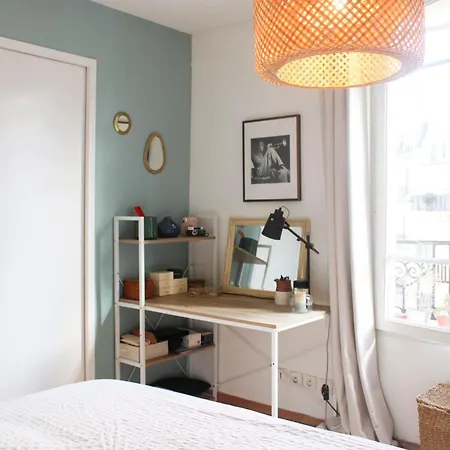 Charming Bright In The Heart Of Apartment Paris