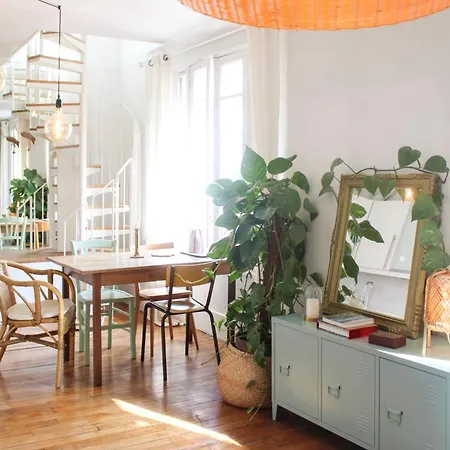 Charming Bright In The Heart Of * Paris