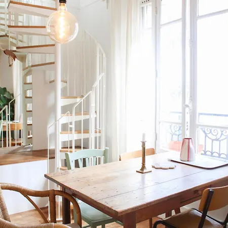 Charming Bright In The Heart Of * Paris